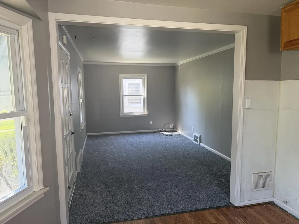 19421 Elkhart Street Harper Woods City MI 48225