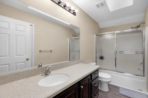 16992 Farmington Road Livonia City MI 48154