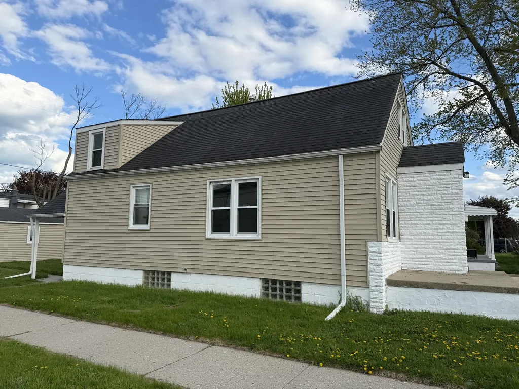 22864 Piper Avenue Eastpointe City MI 48021