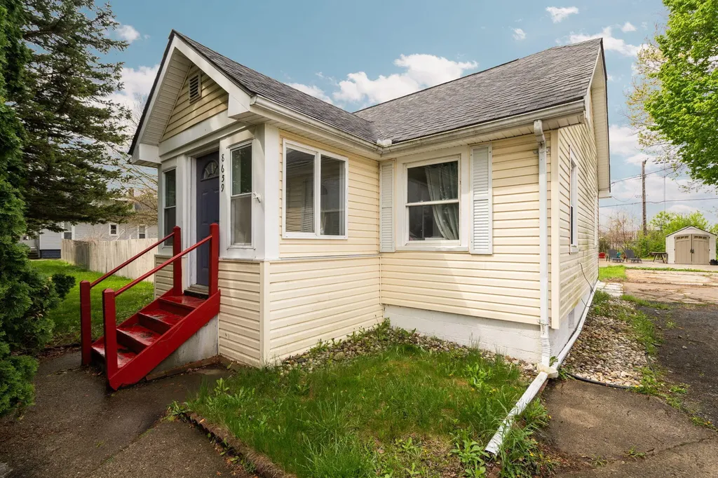 8659 N Canton Center Road Canton Charter Township MI 48187