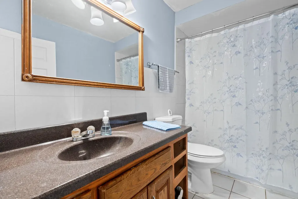 8659 N Canton Center Road Canton Charter Township MI 48187