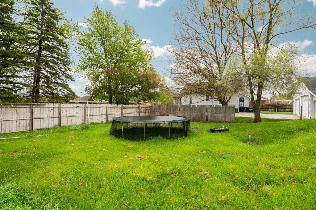 8659 N Canton Center Road Canton Charter Township MI 48187