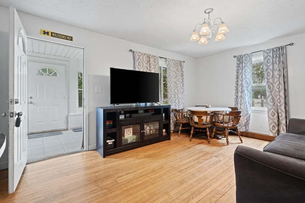 8659 N Canton Center Road Canton Charter Township MI 48187