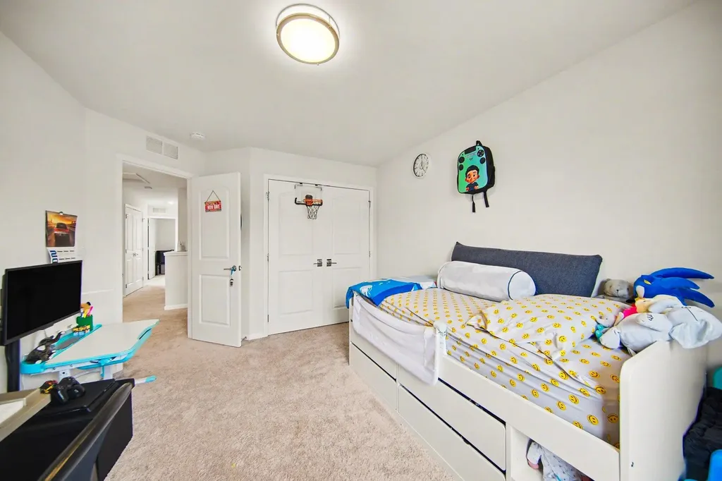 503 Maize Loop Salem Township MI 48176