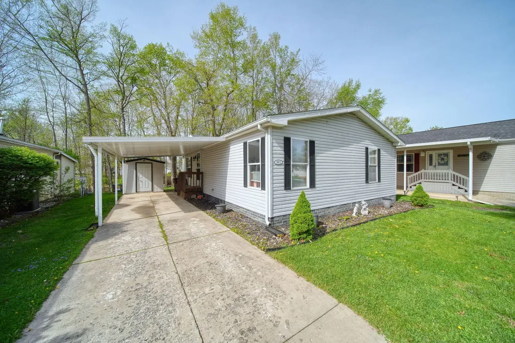 953 Savannah River Drive Adrian City MI 49221