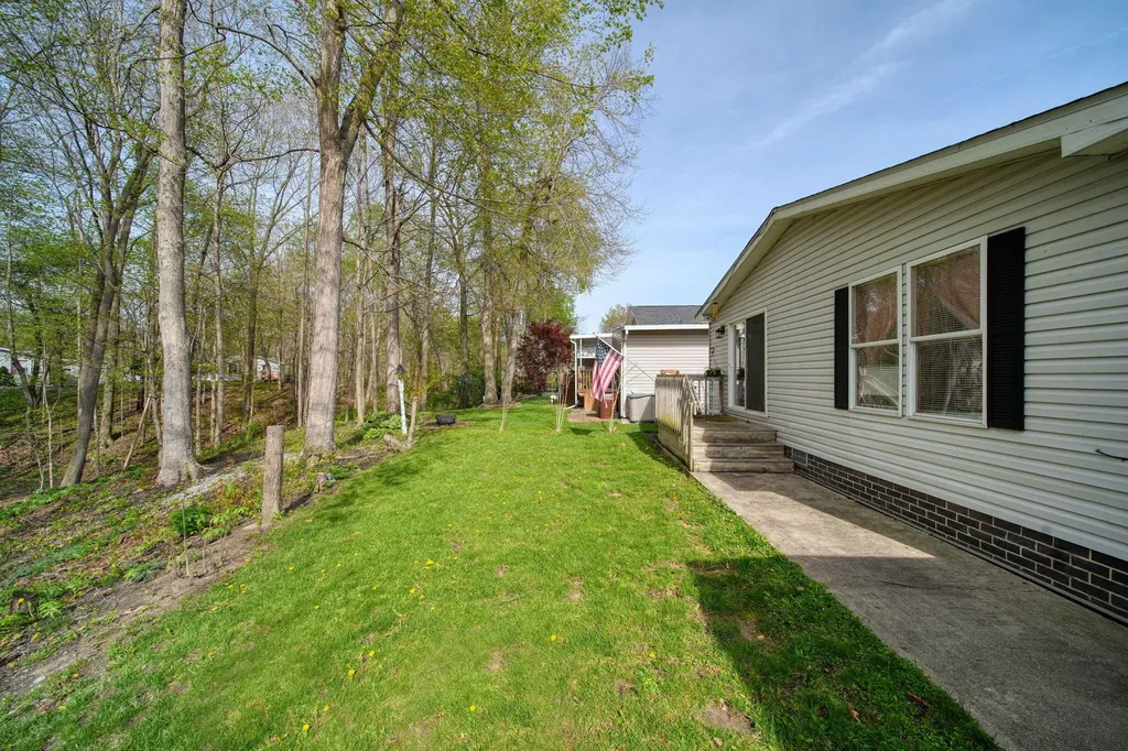 953 Savannah River Drive Adrian City MI 49221