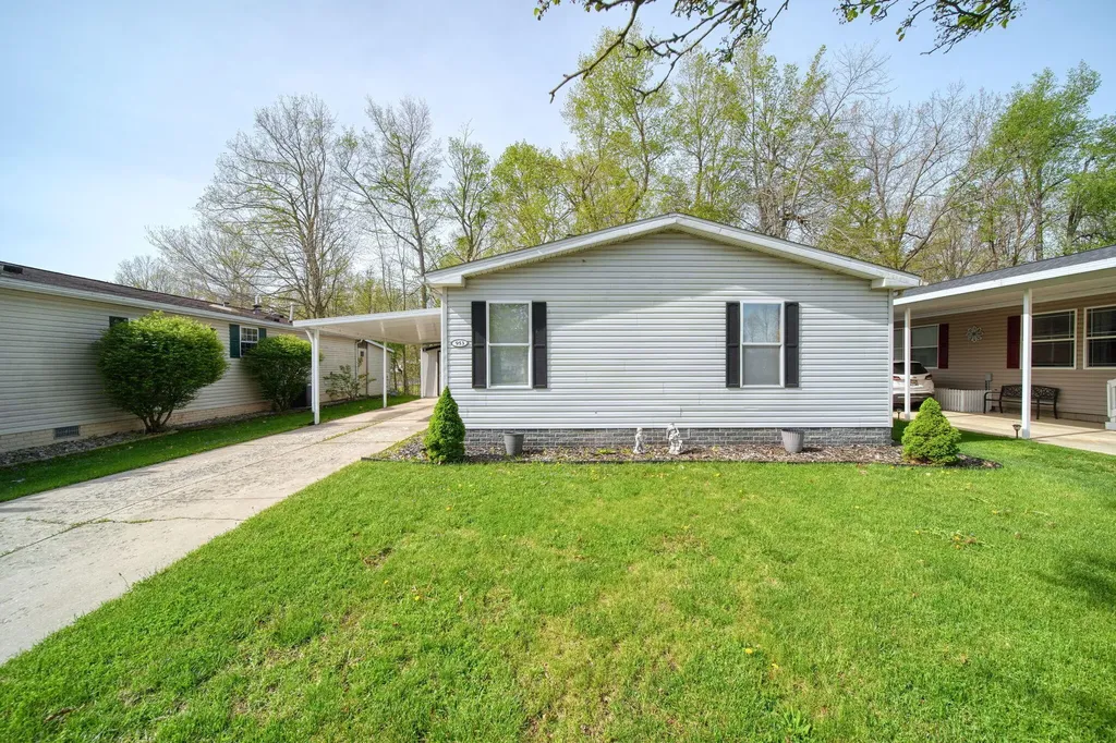 953 Savannah River Drive Adrian City MI 49221