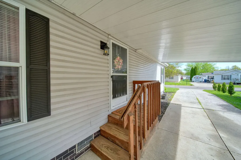953 Savannah River Drive Adrian City MI 49221
