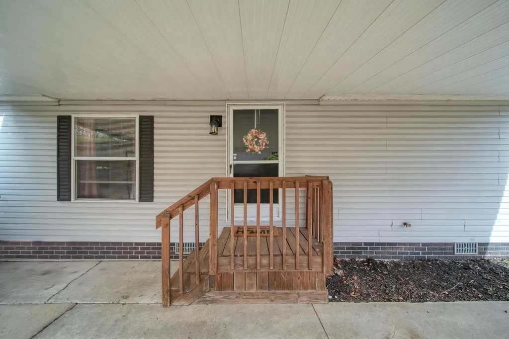953 Savannah River Drive Adrian City MI 49221
