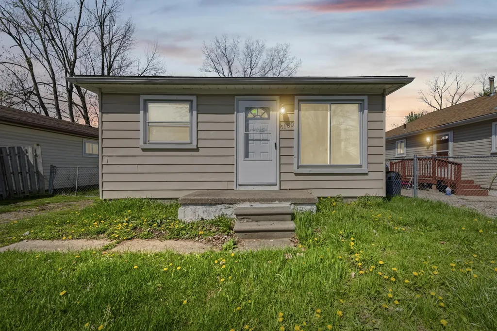 6180 Cordell Street Romulus City MI 48174