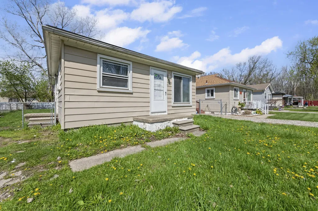 6180 Cordell Street Romulus City MI 48174