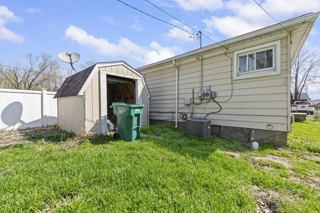 6180 Cordell Street Romulus City MI 48174