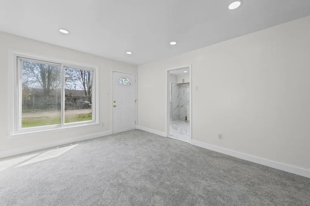 6180 Cordell Street Romulus City MI 48174
