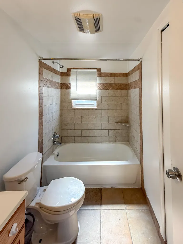 13460 Georgiana Avenue Warren City MI 48089