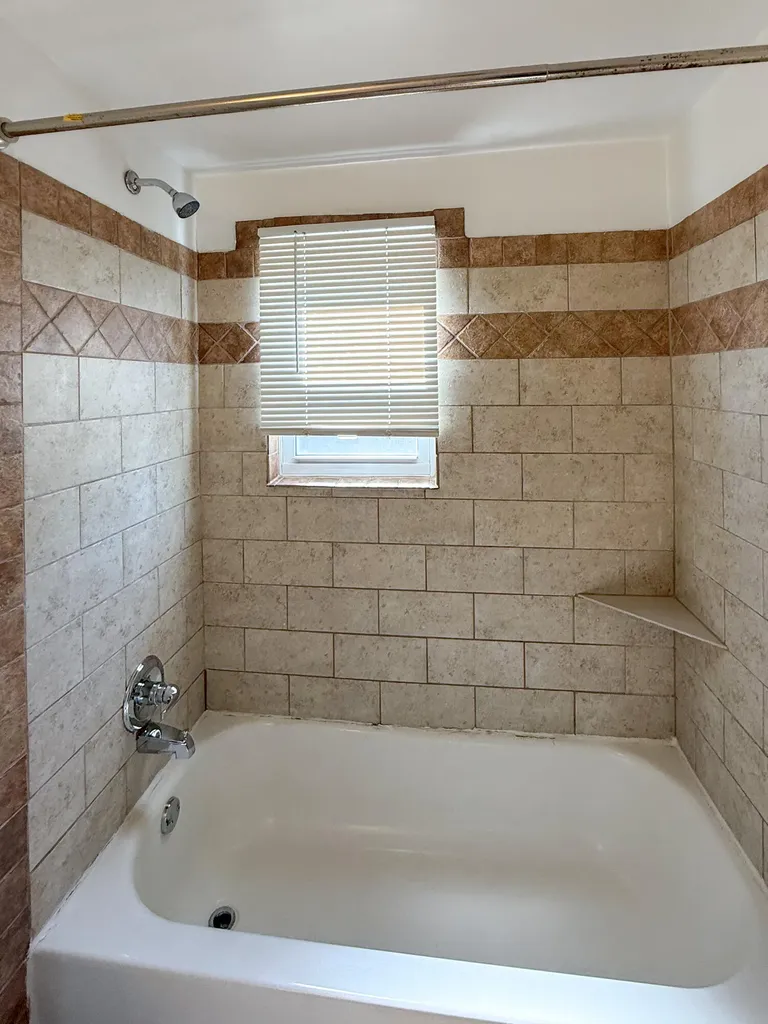 13460 Georgiana Avenue Warren City MI 48089