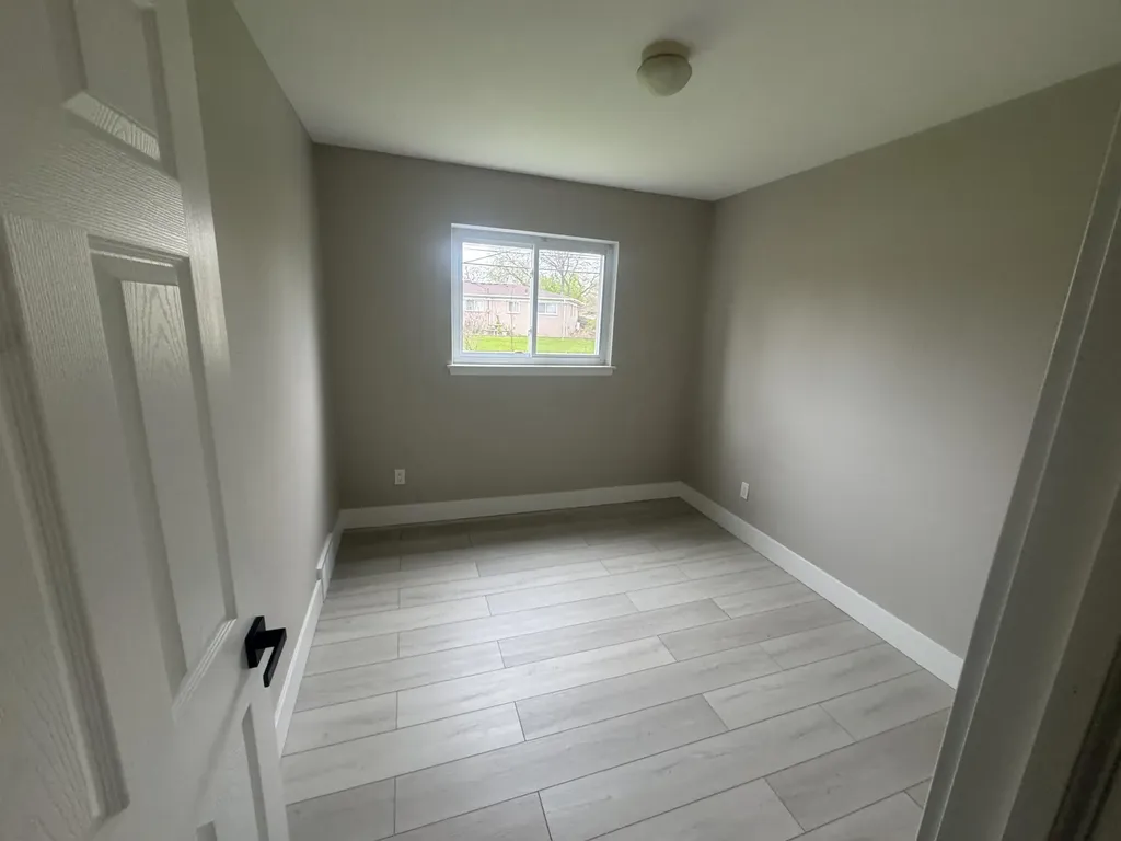 26165 Cunningham Drive Warren City MI 48091
