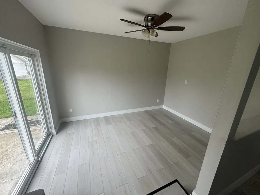 26165 Cunningham Drive Warren City MI 48091