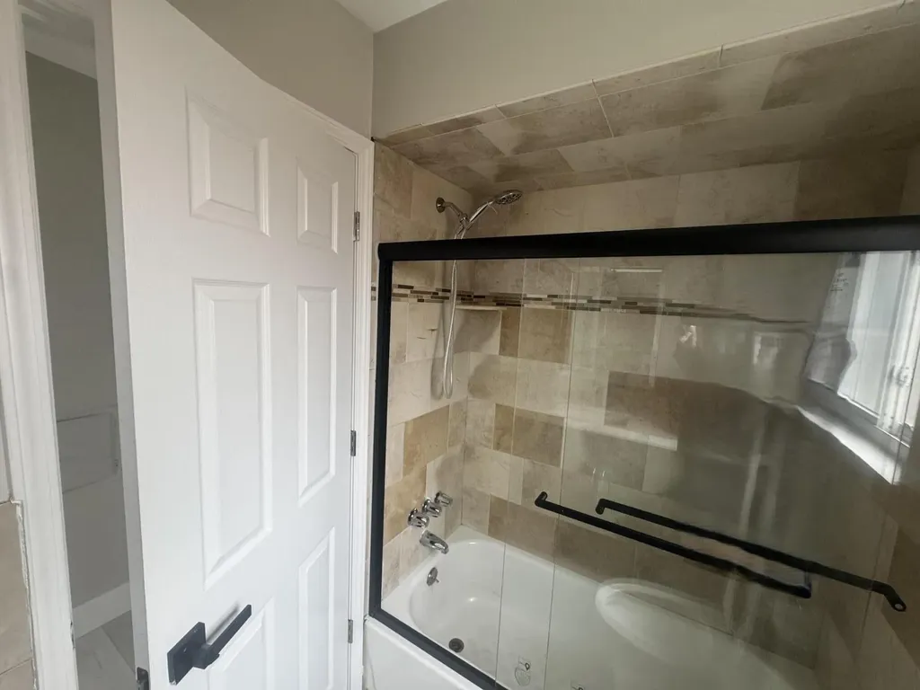 26165 Cunningham Drive Warren City MI 48091