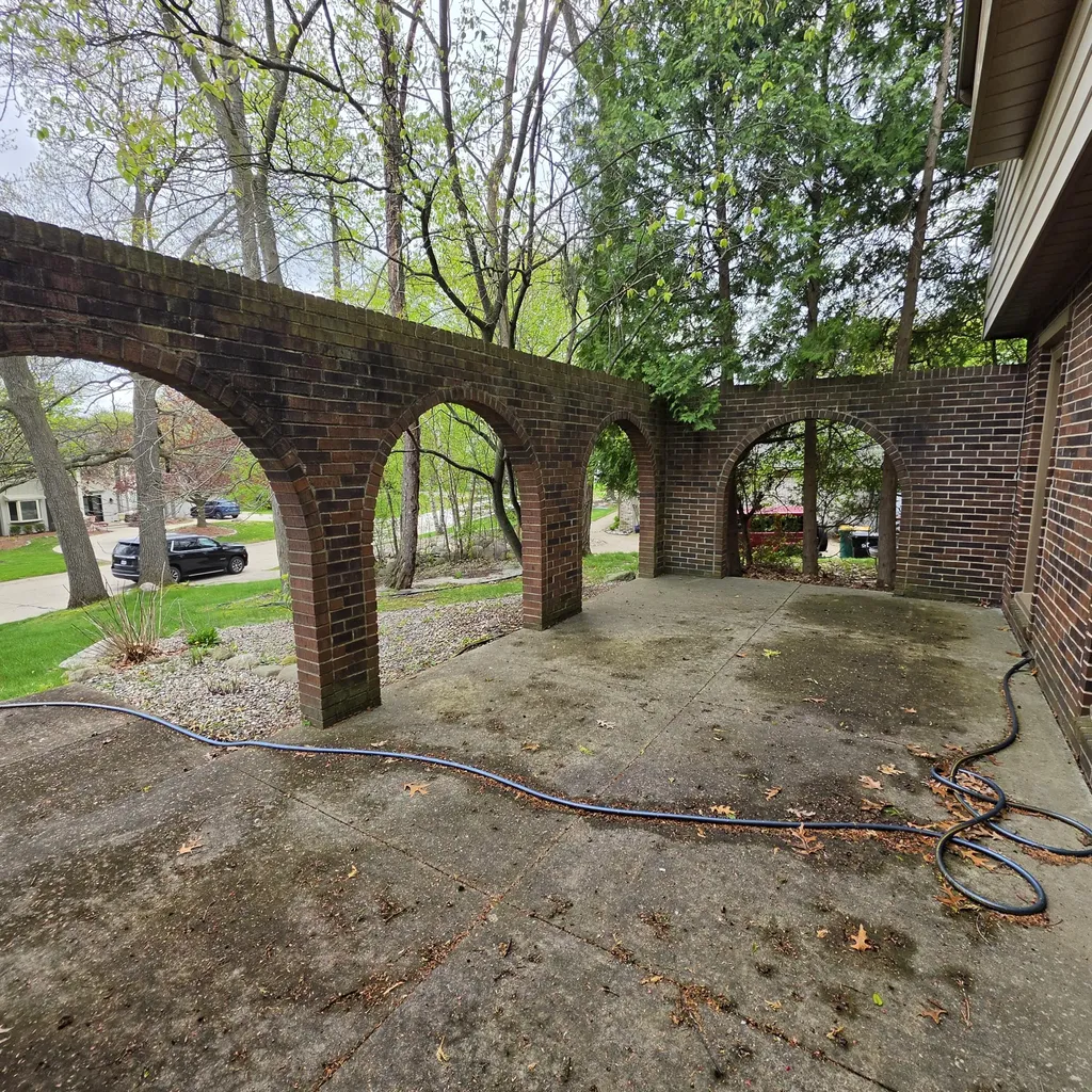 30129 Deer Run Farmington Hills City MI 48331