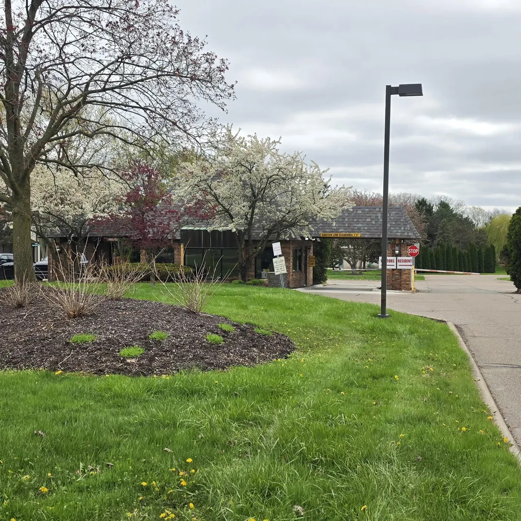 30129 Deer Run Farmington Hills City MI 48331