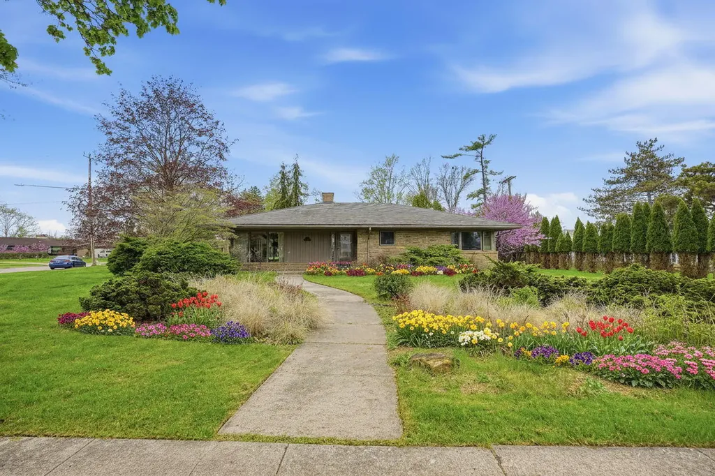 509 Mills Road Saline City MI 48176