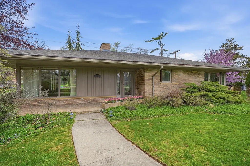509 Mills Road Saline City MI 48176