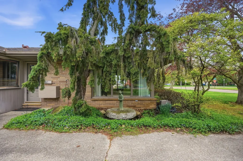 509 Mills Road Saline City MI 48176