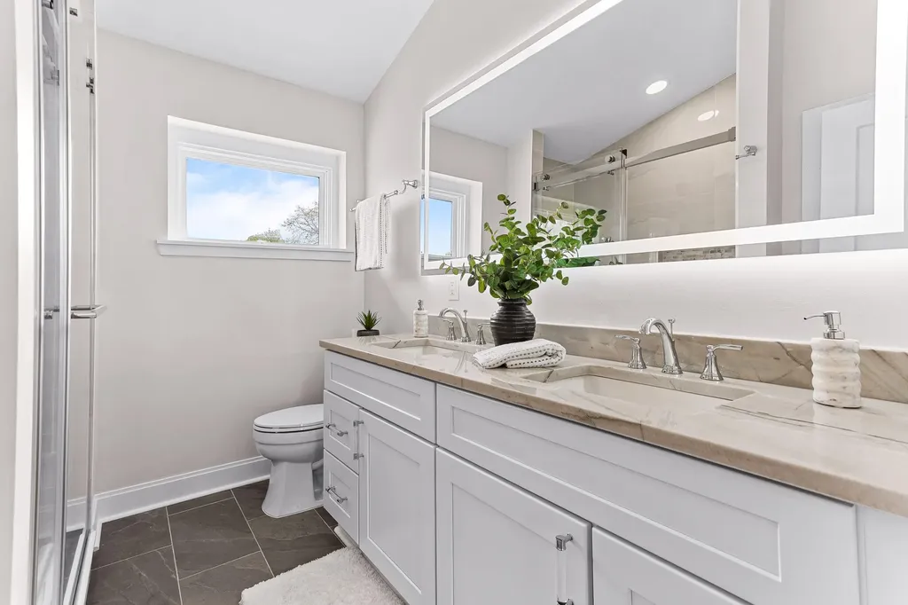 4291 Foxpointe Drive West Bloomfield Charter Township MI 48323