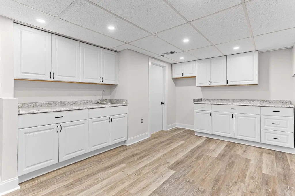 4291 Foxpointe Drive West Bloomfield Charter Township MI 48323