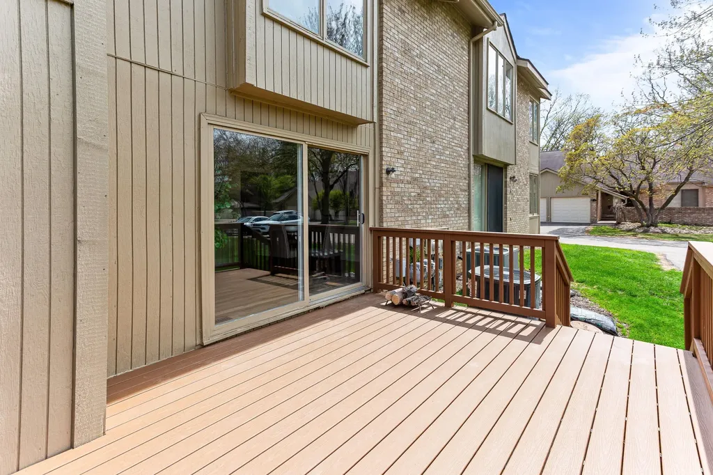 4291 Foxpointe Drive West Bloomfield Charter Township MI 48323