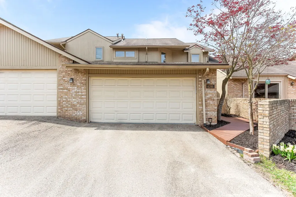 4291 Foxpointe Drive West Bloomfield Charter Township MI 48323