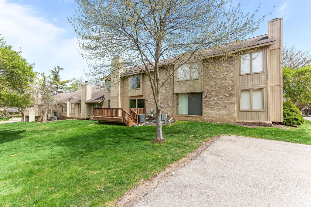 4291 Foxpointe Drive West Bloomfield Charter Township MI 48323
