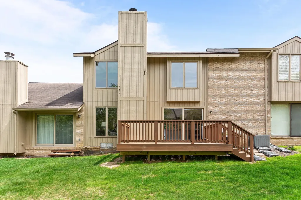 4291 Foxpointe Drive West Bloomfield Charter Township MI 48323