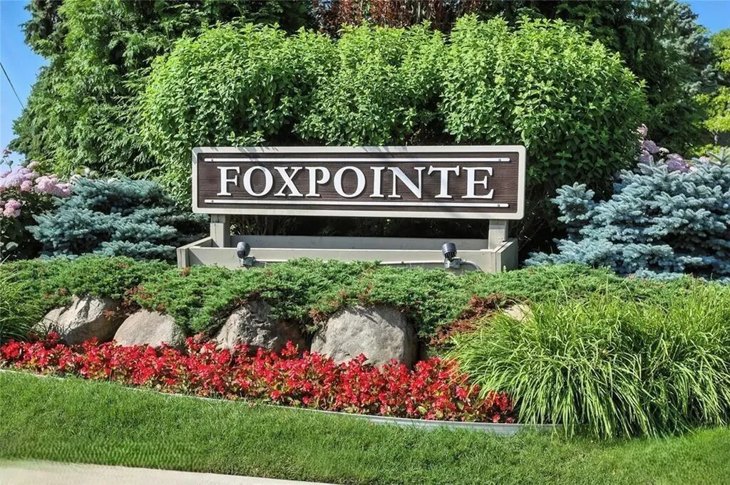 4291 Foxpointe Drive West Bloomfield Charter Township MI 48323