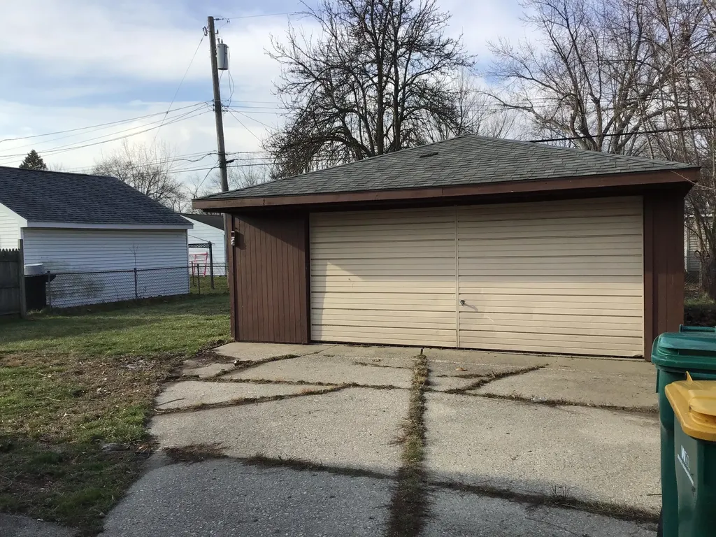 9458 Chamberlain Street Romulus City MI 48174