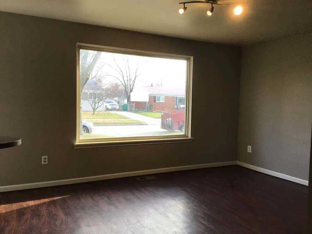 9458 Chamberlain Street Romulus City MI 48174