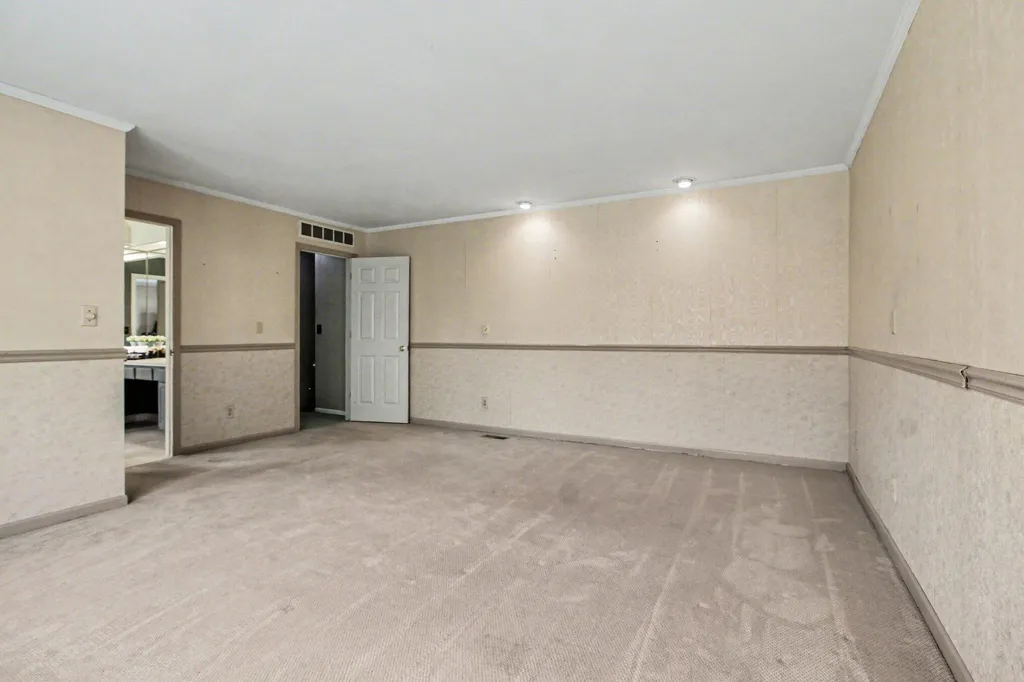 15698 Oakhill Court Livonia City MI 48154