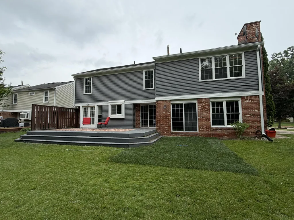15698 Oakhill Court Livonia City MI 48154