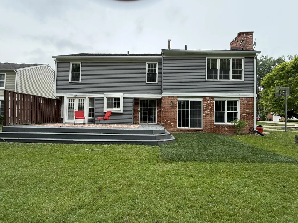 15698 Oakhill Court Livonia City MI 48154