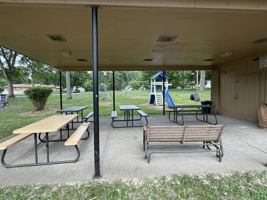 15698 Oakhill Court Livonia City MI 48154