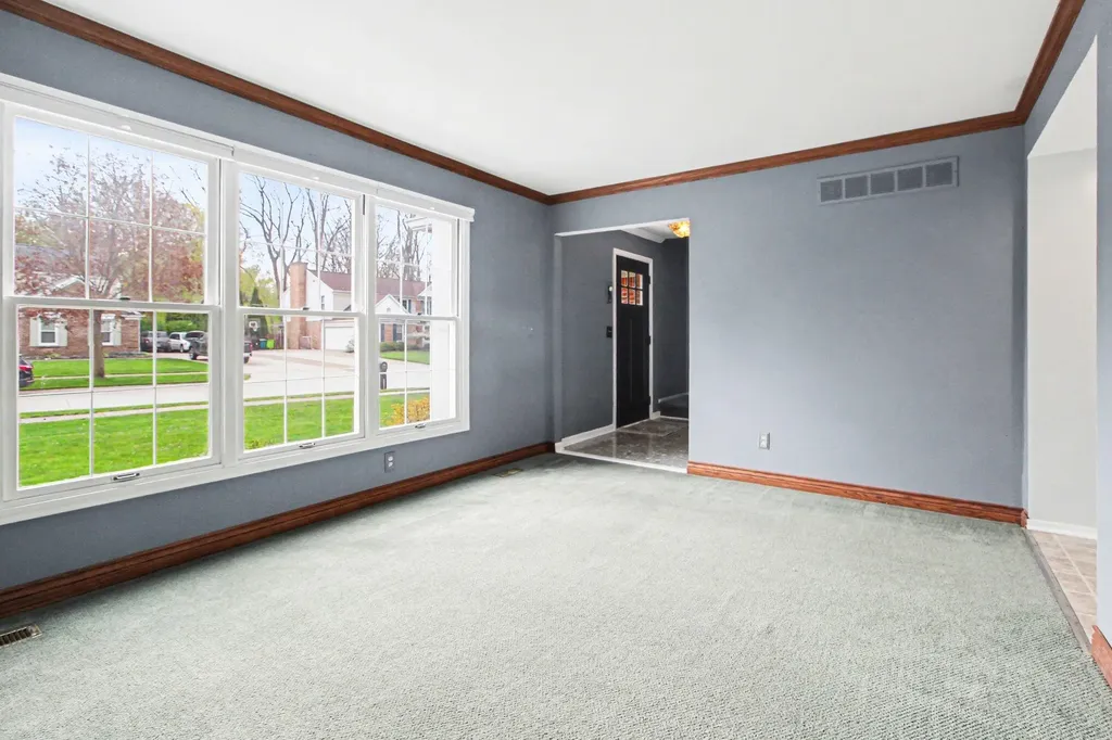 15698 Oakhill Court Livonia City MI 48154