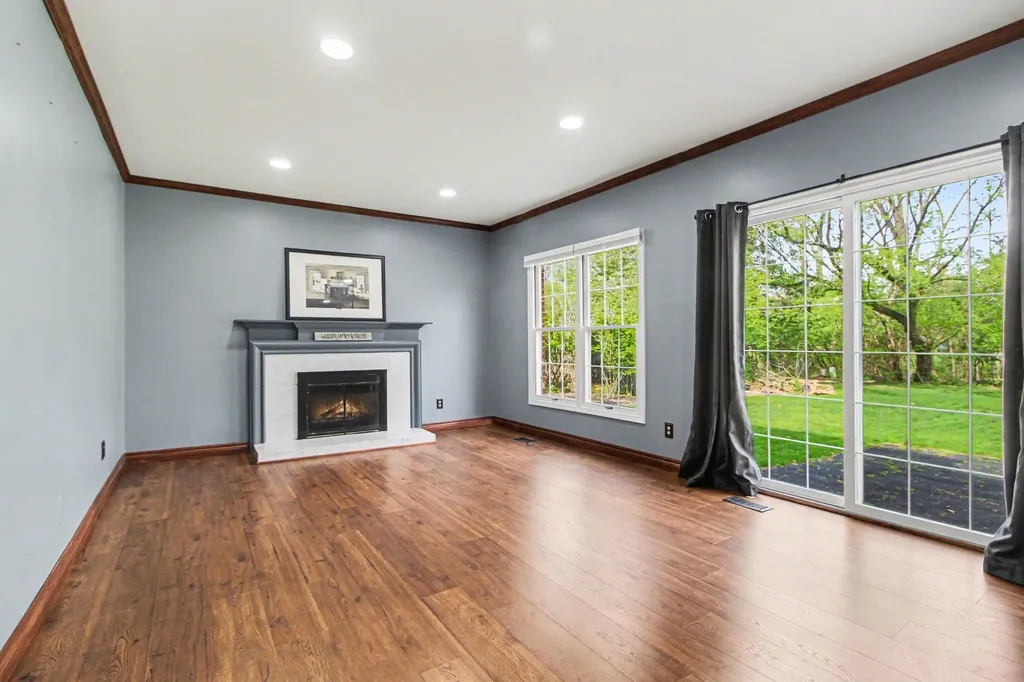 15698 Oakhill Court Livonia City MI 48154