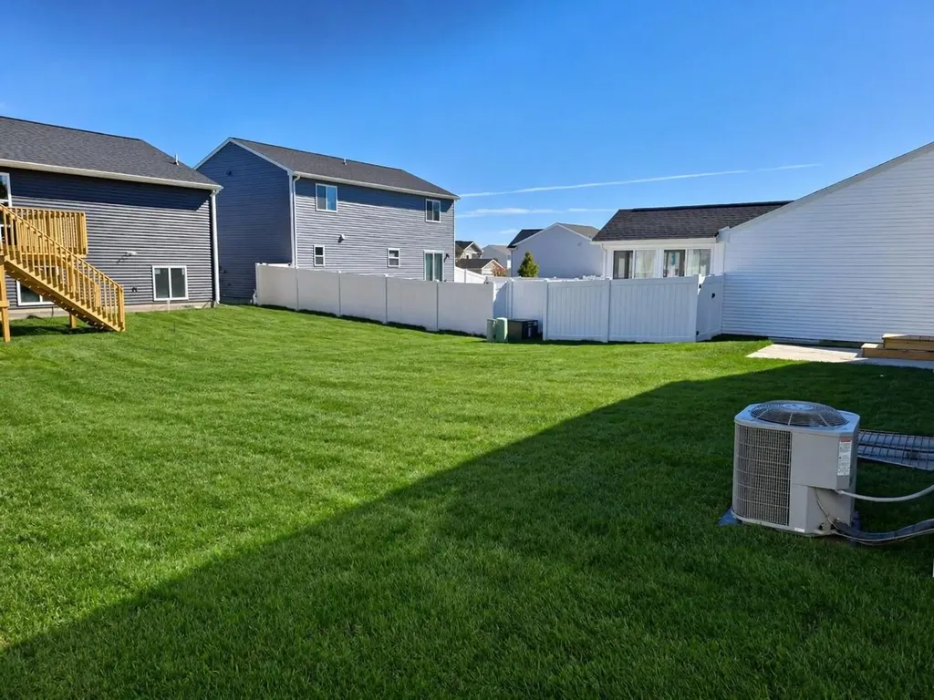 2832 Sycamore River Drive Handy Township MI 48836