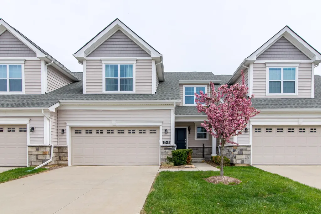 2544 Oxford Circle Scio Township MI 48103