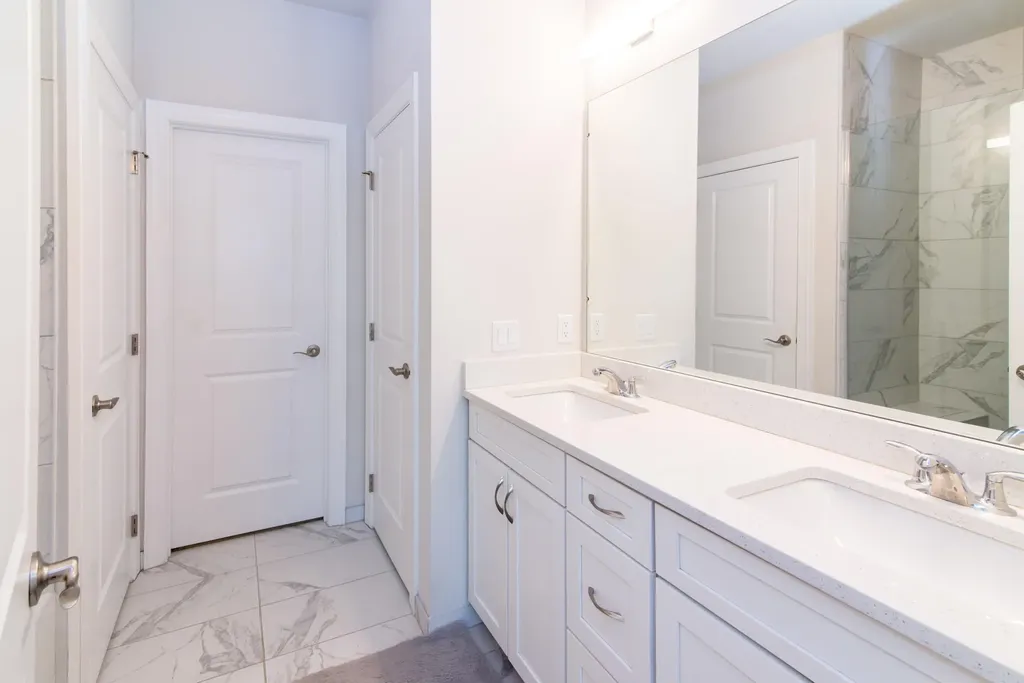 2544 Oxford Circle Scio Township MI 48103