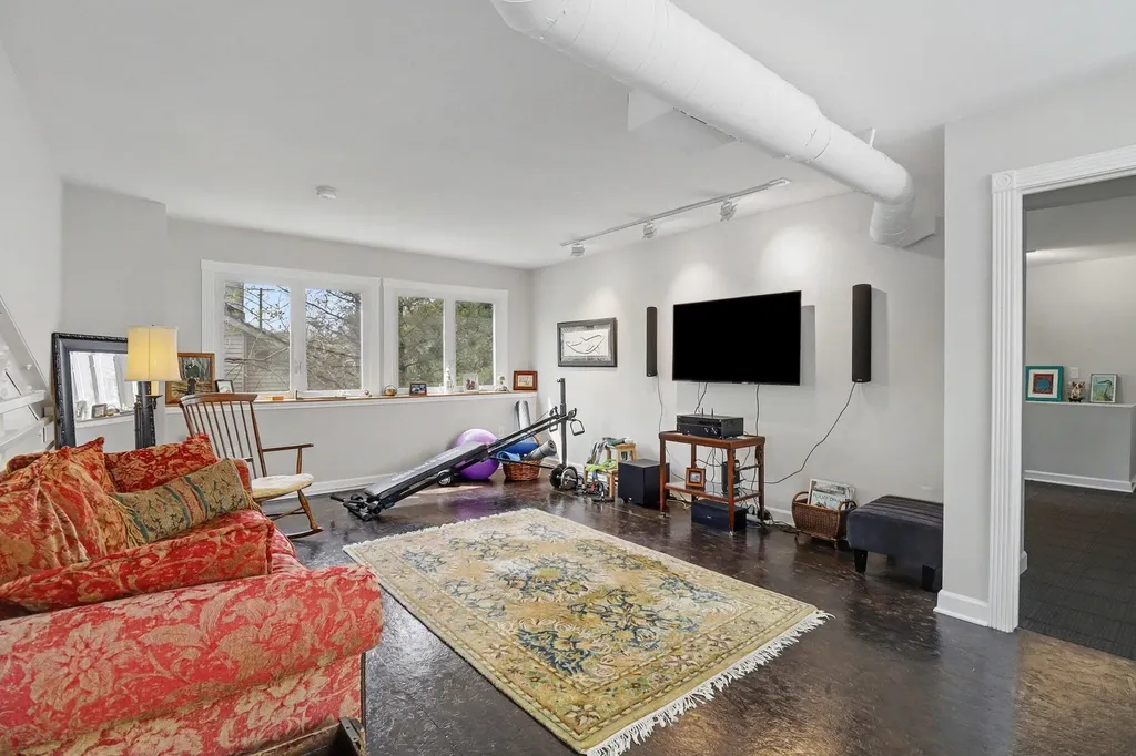 1906 Old Orchard Court Ann Arbor City MI 48103