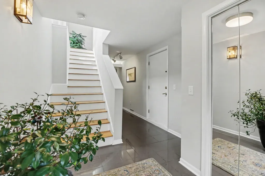 1906 Old Orchard Court Ann Arbor City MI 48103