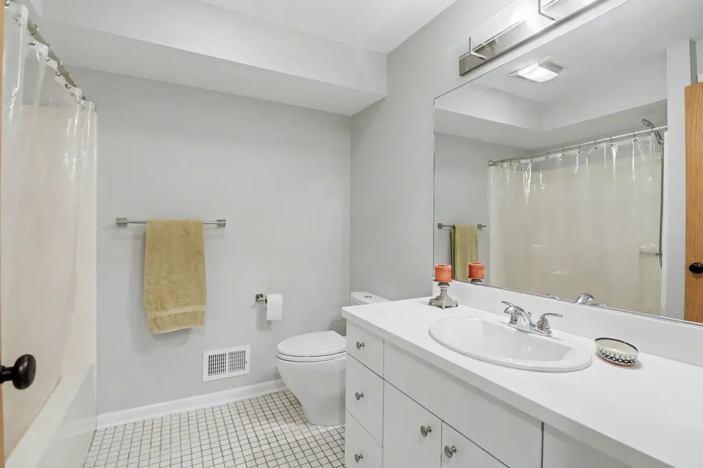 1906 Old Orchard Court Ann Arbor City MI 48103
