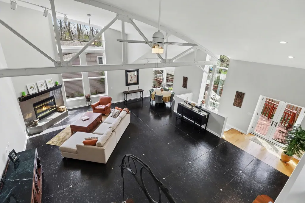 1906 Old Orchard Court Ann Arbor City MI 48103