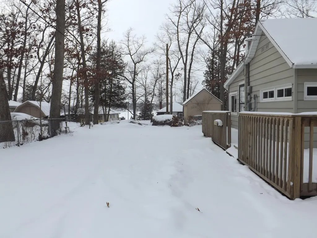163 Lincoln Alley Belvidere Township MI 48891